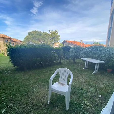 Moderne Proche Avec Jardin A - Fr-1-239-1059